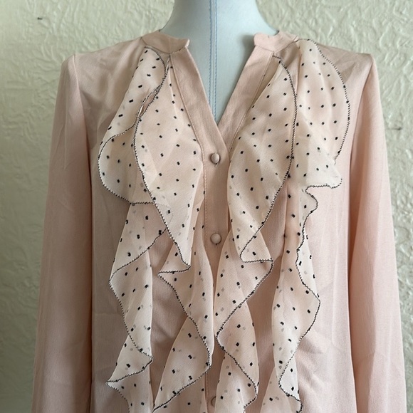Chico’s Light Pink Black Dot Ruffle Front Blouse Top 0 NWT - Picture 2 of 10